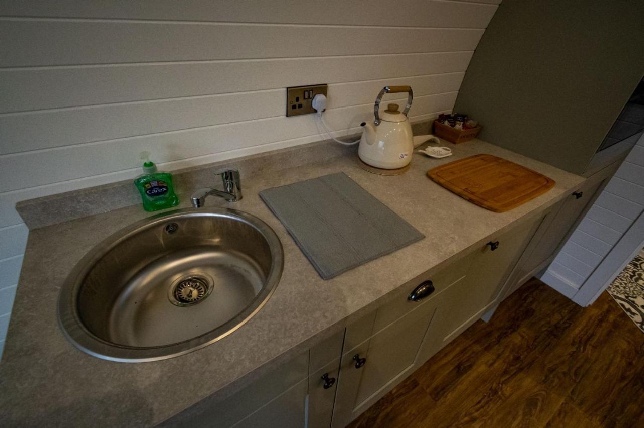 1-Bed Pod Cabin In Beautiful Surroundings Wrexham Exterior foto